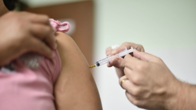 Vaccini, la follia grillina per ora sconfitta, siamo salvi!